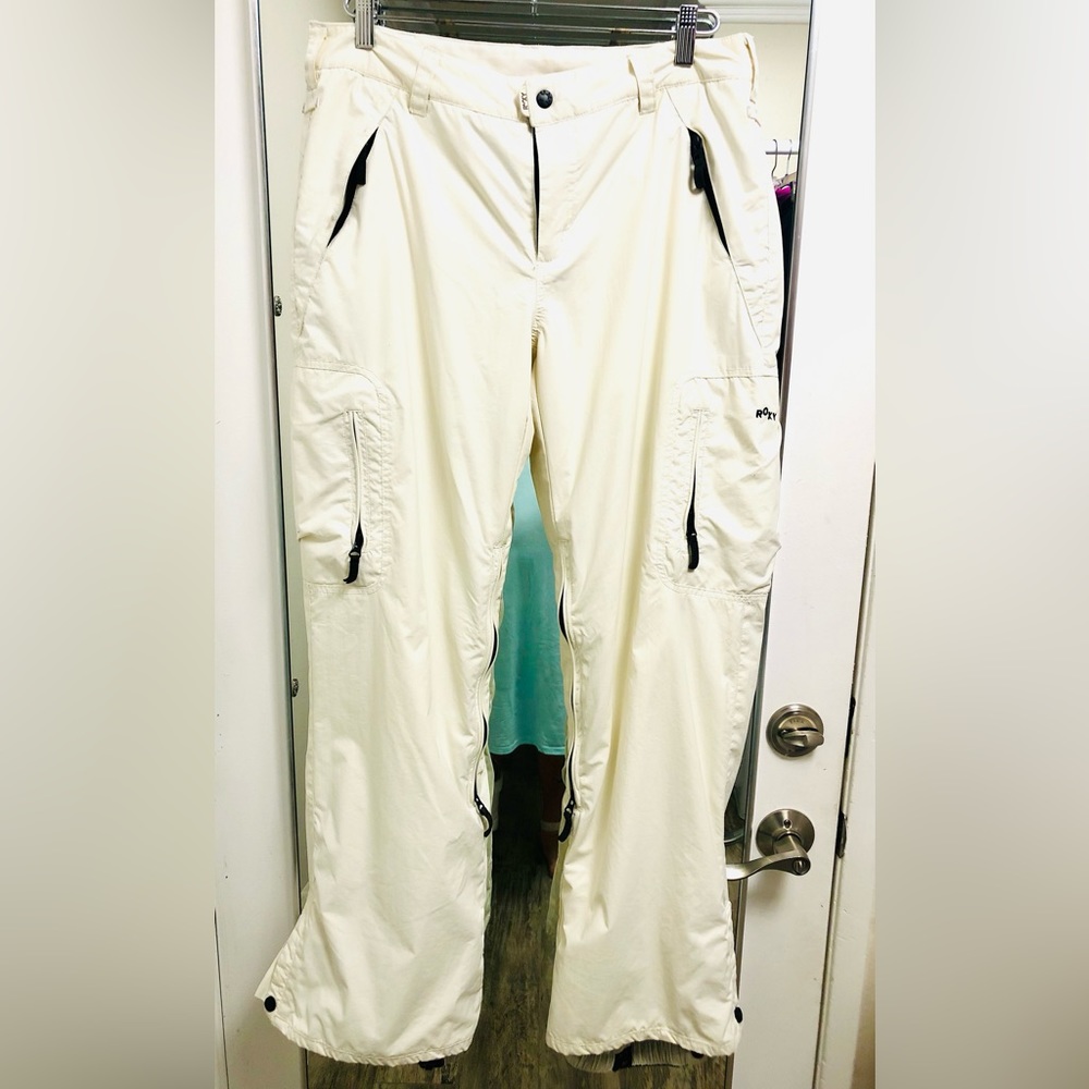 ROXY snow boarding/ski pants. Really gorgeous and in great condition. Si…